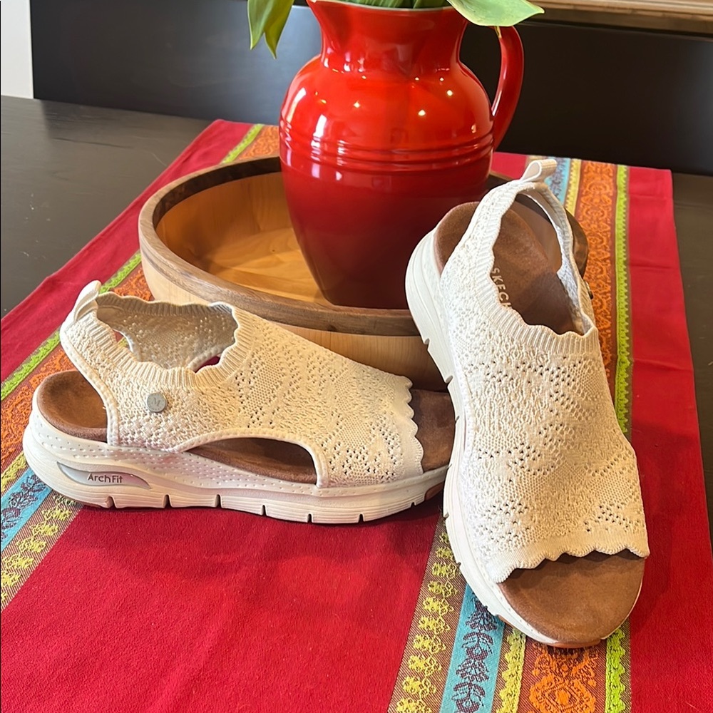 Women's Cream Sandals